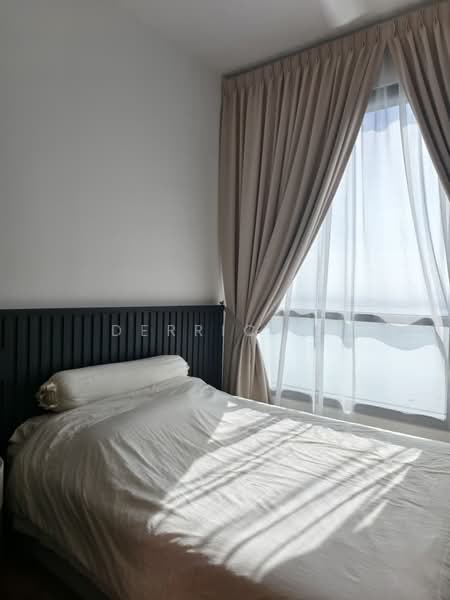 Servis Apartment untuk Disewa di Marriott Residence @ Gurney - Derrick . - Bedroom - PropertyGuru.com.my