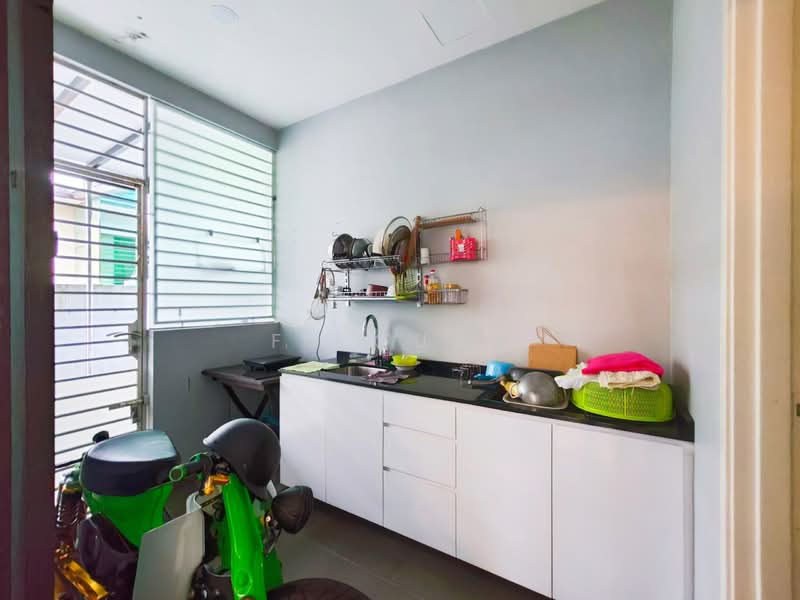 Rumah Kluster untuk Dijual di Taman Gaya (Ulu Tiram) - Fu Guan - Kitchen - PropertyGuru.com.my
