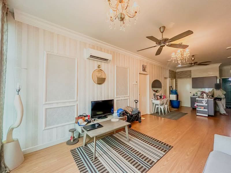 Servis Apartment untuk Dijual di Vista Alam - Ilman Nahri - Living Room - PropertyGuru.com.my