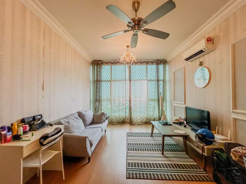 Servis Apartment untuk Dijual di Vista Alam - Ilman Nahri - Living Room - PropertyGuru.com.my
