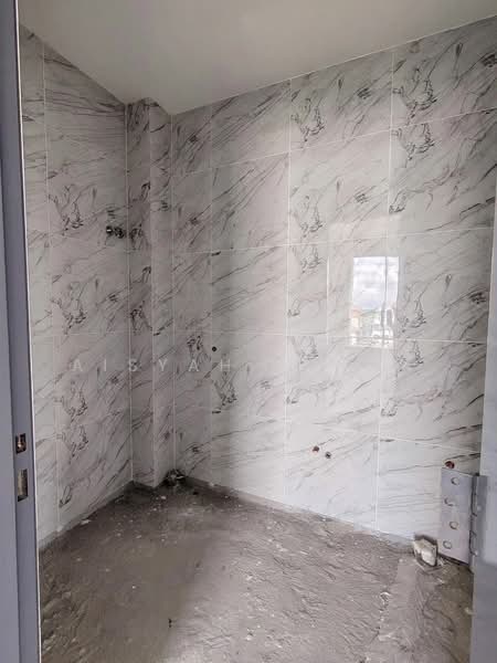 Semi-Detached House for Sale in Kajang (Selangor) - Aisyah Aznan - Bathroom - PropertyGuru.com.my