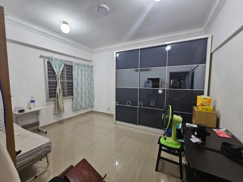 Kondominium untuk Dijual di Putra Court - CK Wong - Bedroom - PropertyGuru.com.my