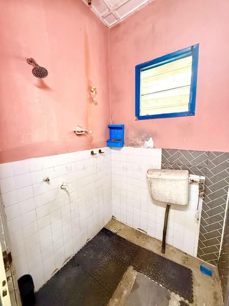 1-storey Terraced House for Sale in Taman Cheras Perdana (Cheras) - Ilman Nahri - Bathroom - PropertyGuru.com.my