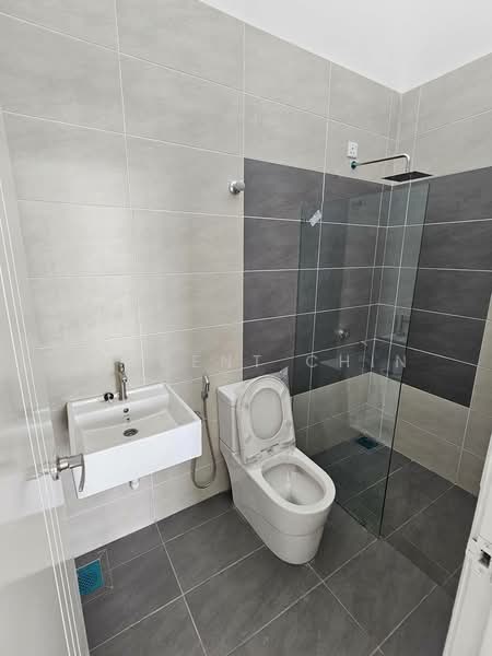 Semi-Detached House for Sale in Bandar Lahat Mines (Lahat) - Vincent Chin - Bathroom - PropertyGuru.com.my
