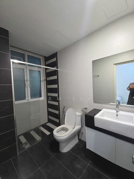 Pangsapuri untuk Disewa di Central Residence @ Sungai Besi - Sam Lee - Bathroom - PropertyGuru.com.my