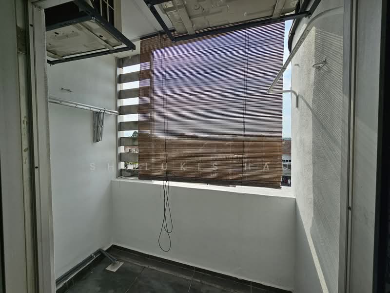Rumah Bandar untuk Disewa di Kampung Jawa (Klang) - Shalukis Hau - Balcony - PropertyGuru.com.my