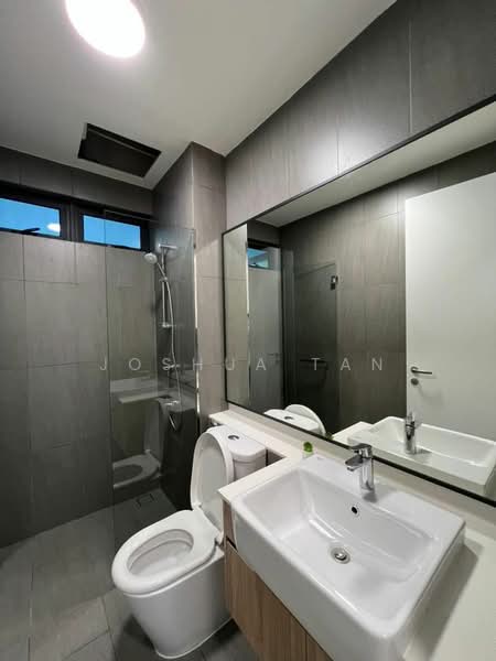 Servis Apartment untuk Disewa di 10 Stonor - Joshua Tan - Bathroom - PropertyGuru.com.my