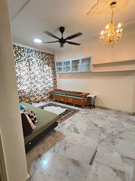 Pangsapuri untuk Disewa di Taman Sri Murni Fasa 2 - Saran SK - Living Room - PropertyGuru.com.my