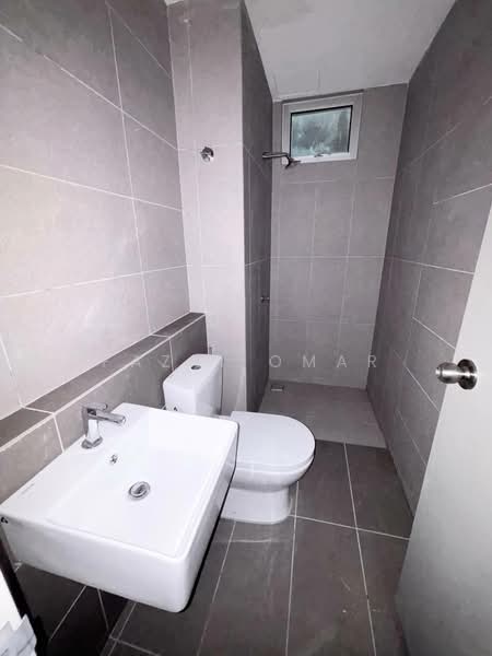 Kondominium untuk Dijual di Lakefront Residence - Fazri Omar - PropertyGuru.com.my