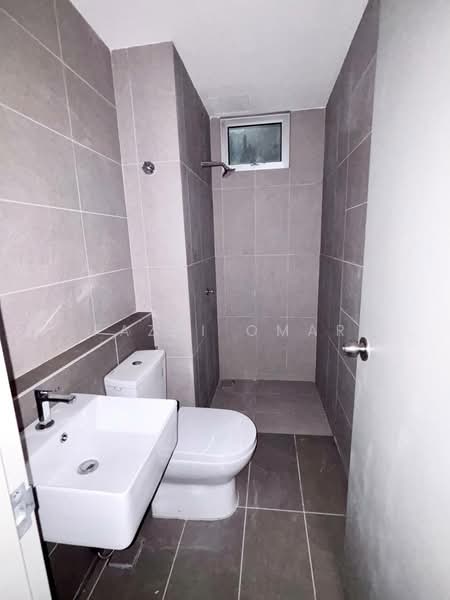 Kondominium untuk Dijual di Lakefront Residence - Fazri Omar - PropertyGuru.com.my