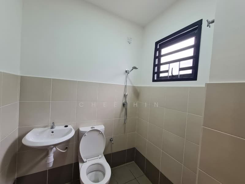 2-storey Terraced House for Rent in Bandar Puncak Alam (Puncak Alam) - Chee Hin - Bathroom - PropertyGuru.com.my