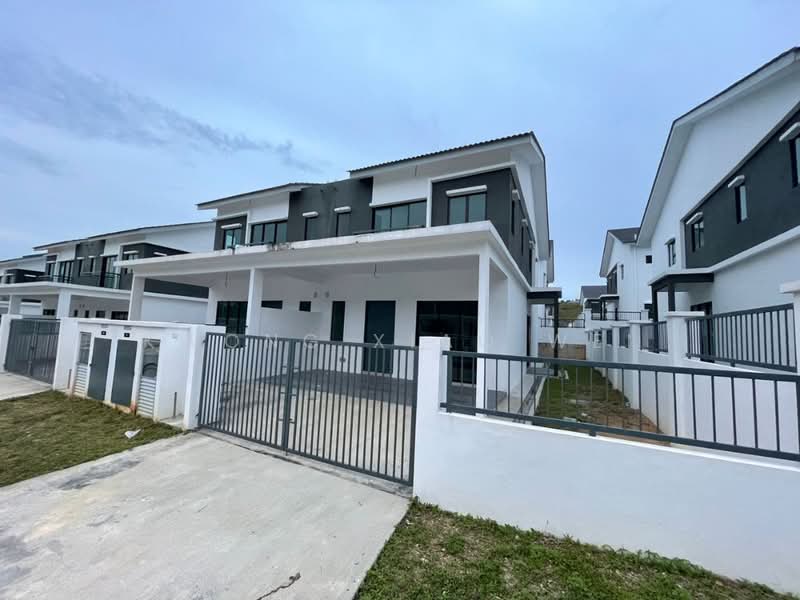 Rumah Berkembar untuk Dijual di Taman Scientex Rawang (Rawang) - Kwong Xiao Wei - Exterior - PropertyGuru.com.my