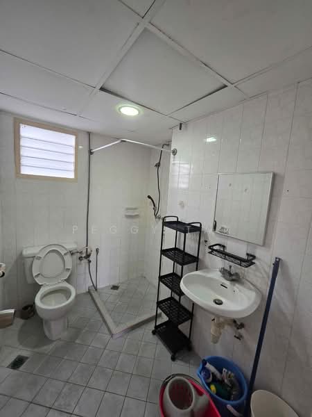 Kondominium untuk Disewa di Sri York Condominium - Peggy Tan - Bathroom - PropertyGuru.com.my