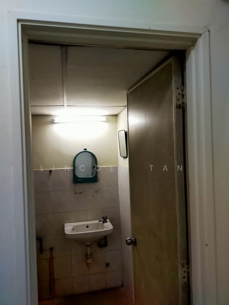 Pangsapuri untuk Dijual di Sri Jati 1 - Lincoln Tan - Bathroom - PropertyGuru.com.my