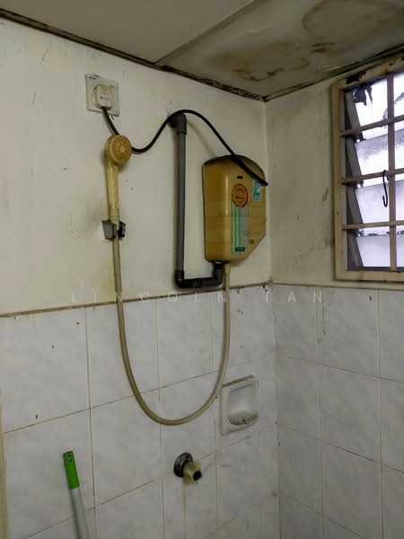 Pangsapuri untuk Dijual di Sri Jati 1 - Lincoln Tan - Bathroom - PropertyGuru.com.my