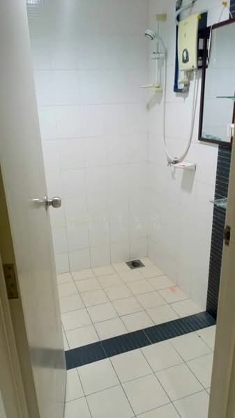 Service Residence for Sale at Domain 3 @ NeoCyber - Haleem Mazlan - Bathroom - PropertyGuru.com.my