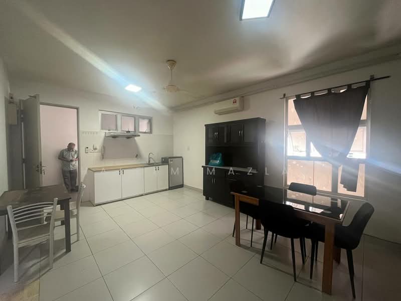 Service Residence for Sale at Domain 3 @ NeoCyber - Haleem Mazlan - Kitchen - PropertyGuru.com.my