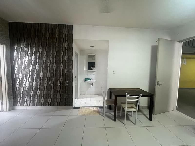 Service Residence for Sale at Domain 3 @ NeoCyber - Haleem Mazlan - Interior - PropertyGuru.com.my