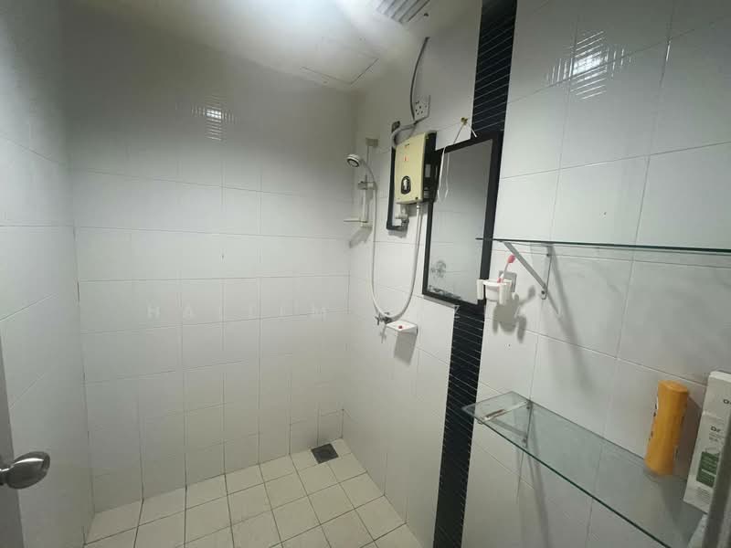 Service Residence for Sale at Domain 3 @ NeoCyber - Haleem Mazlan - Bathroom - PropertyGuru.com.my