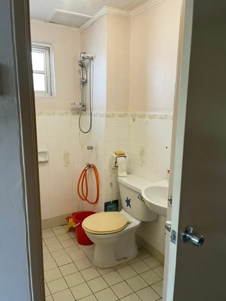 Pangsapuri untuk Dijual di Kesuma Apartment - Chee Hin - Bathroom - PropertyGuru.com.my