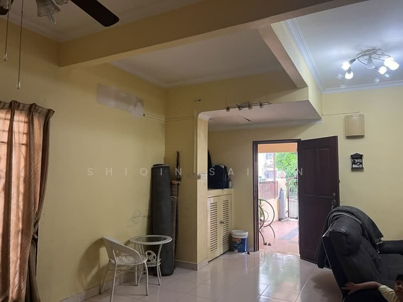 2-storey Terraced House for Sale in Usj 2 (Subang Jaya) - Shiqin Saidin - Living Room - PropertyGuru.com.my
