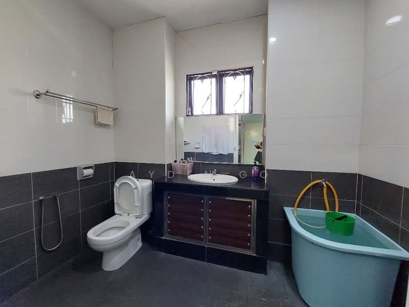 Rumah Berkembar untuk Dijual di Laman Residen Kipark Sri Utara (Batu Caves) - Ayden Go - Bathroom - PropertyGuru.com.my