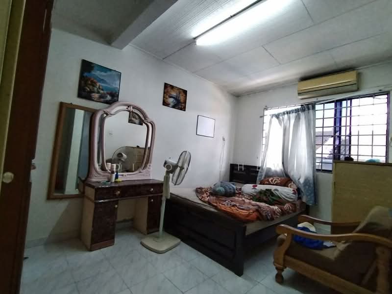 Rumah Teres 2 Tingkat untuk Dijual di Taman Bukit Kempas (Tampoi) - EDISON CHEW - PropertyGuru.com.my