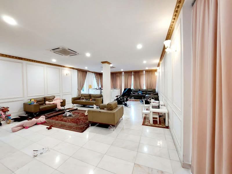 Bungalow for Sale in Bukit Jelutong (Shah Alam) - Shiqin Saidin - Living Room - PropertyGuru.com.my