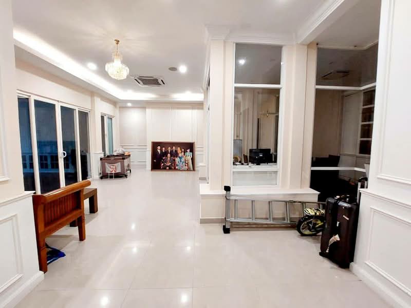 Bungalow for Sale in Bukit Jelutong (Shah Alam) - Shiqin Saidin - Living Room - PropertyGuru.com.my