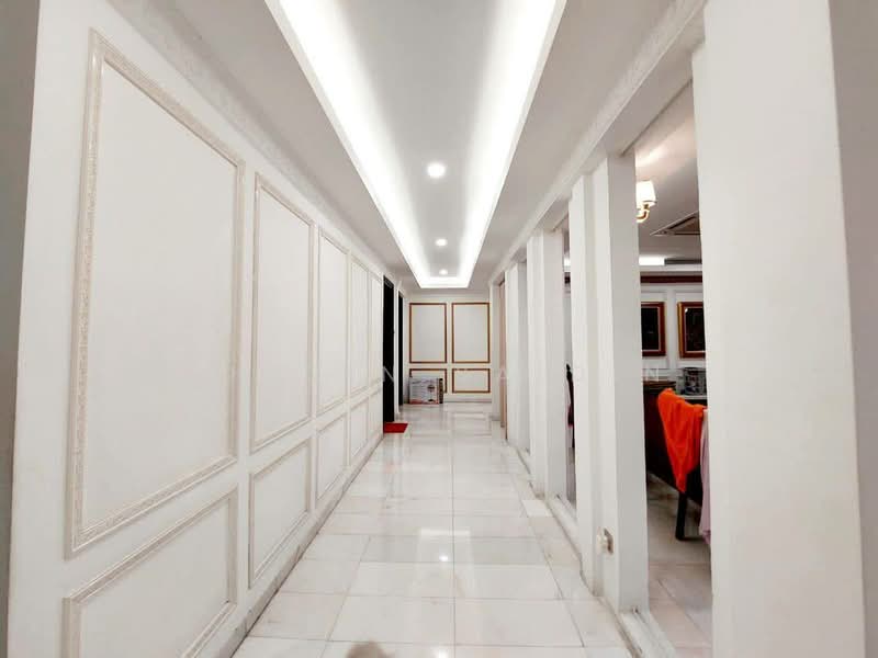 Bungalow for Sale in Bukit Jelutong (Shah Alam) - Shiqin Saidin - Corridor - PropertyGuru.com.my