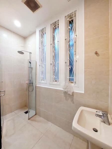 Bungalow for Sale in Bukit Jelutong (Shah Alam) - Shiqin Saidin - Bathroom - PropertyGuru.com.my