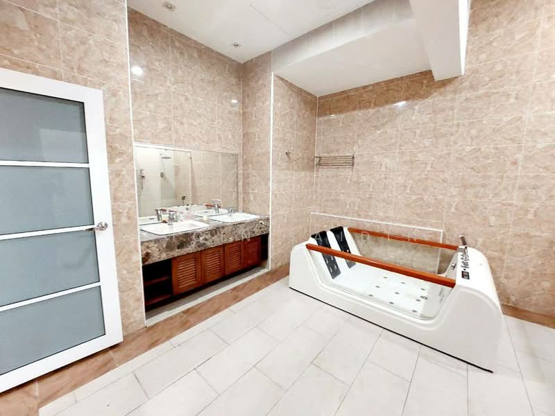 Bungalow for Sale in Bukit Jelutong (Shah Alam) - Shiqin Saidin - Bathroom - PropertyGuru.com.my