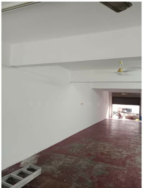 Shop for Rent in Bukit Sentosa (Rawang) - Kelly Chua - Interior - PropertyGuru.com.my