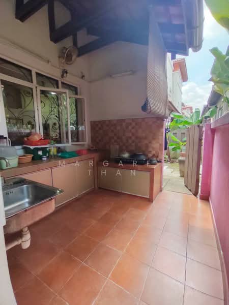 Semi-Detached House for Sale in Damansara Legenda (Petaling Jaya) - Margaret Than - Kitchen - PropertyGuru.com.my