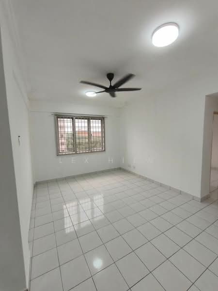Apartment for Sale at Pangsapuri Persiaran Tanjung - Lex Hiew - Living Room - PropertyGuru.com.my