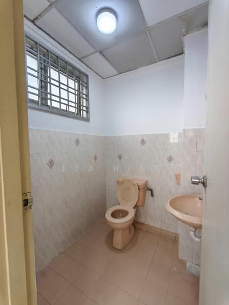 Apartment for Sale at Pangsapuri Persiaran Tanjung - Lex Hiew - PropertyGuru.com.my