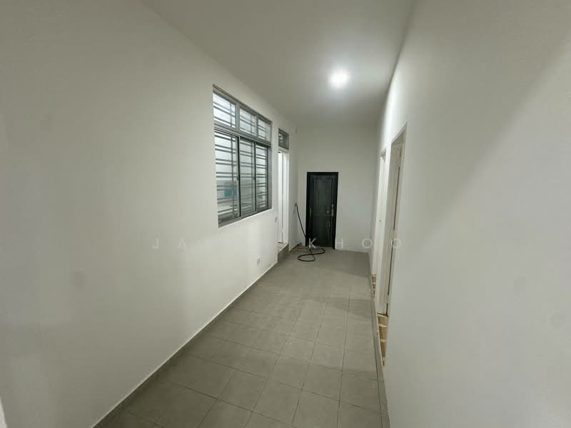 Rumah Teres 2 Tingkat untuk Dijual di Setia Tropika (Johor Bahru) - Jason Khoo - Corridor - PropertyGuru.com.my