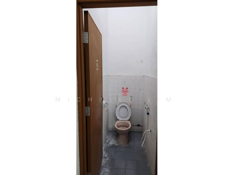 Rumah Teres 1 Tingkat untuk Dijual di Taman Johor Jaya (Johor Bahru) - Michelle Lim - Bathroom - PropertyGuru.com.my