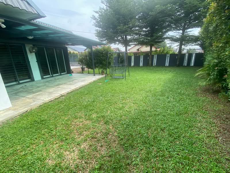 Bungalow House untuk Dijual di Seksyen 4 (Petaling Jaya) - Shiqin Saidin - Garden - PropertyGuru.com.my