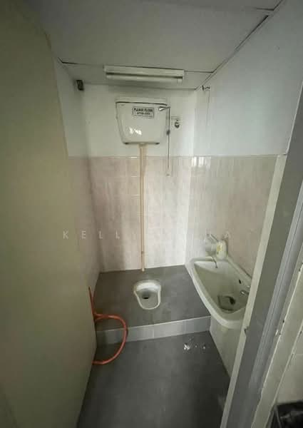 Kedai untuk Disewa di Bandar Seri Putra (Bangi) - Kelly Chua - Bathroom - PropertyGuru.com.my