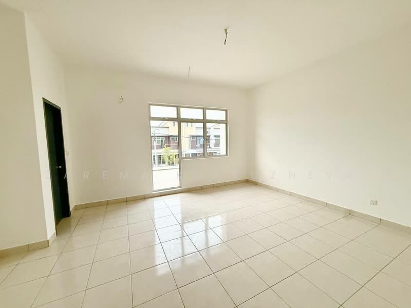Terraced House for Sale in Beranang (Selangor) - Zarema Kulbuzheva - Living Room - PropertyGuru.com.my