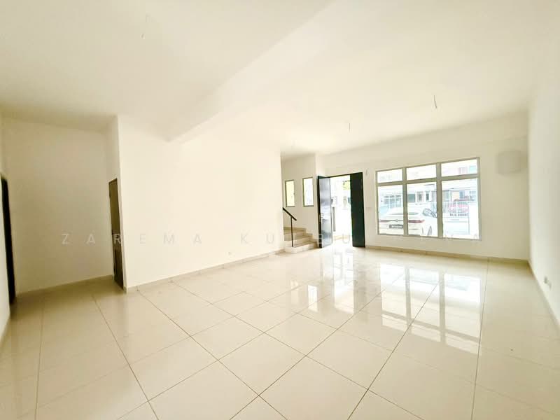 Terraced House for Sale in Beranang (Selangor) - Zarema Kulbuzheva - Living Room - PropertyGuru.com.my