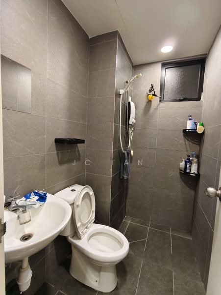 Servis Apartment untuk Dijual di Majestic Maxim - JC Tan - Bathroom - PropertyGuru.com.my