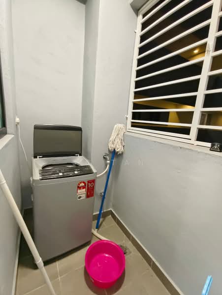 Servis Apartment untuk Dijual di Majestic Maxim - JC Tan - Balcony - PropertyGuru.com.my