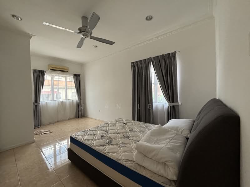 Semi-Detached House for Sale in Taman Equine (Seri Kembangan) - Joan Lee - Bedroom - PropertyGuru.com.my