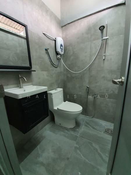 Rumah Bandar untuk Disewa di Taman Berkeley (Klang) - Shalukis Hau - Bathroom - PropertyGuru.com.my