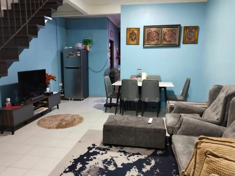 Rumah Teres 2 Tingkat untuk Dijual di Taman Scientex Pasir Gudang (Pasir Gudang) - Mohd Faez - Living Room - PropertyGuru.com.my