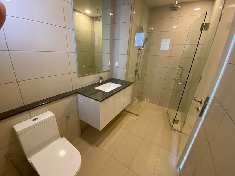 Servis Apartment untuk Dijual di The Park Sky Residence - CK Kwan - Bathroom - PropertyGuru.com.my
