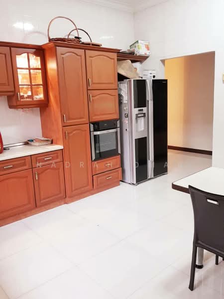 Rumah Berkembar untuk Dijual di Seksyen 13 (Shah Alam) - Nadrah Omar - PropertyGuru.com.my