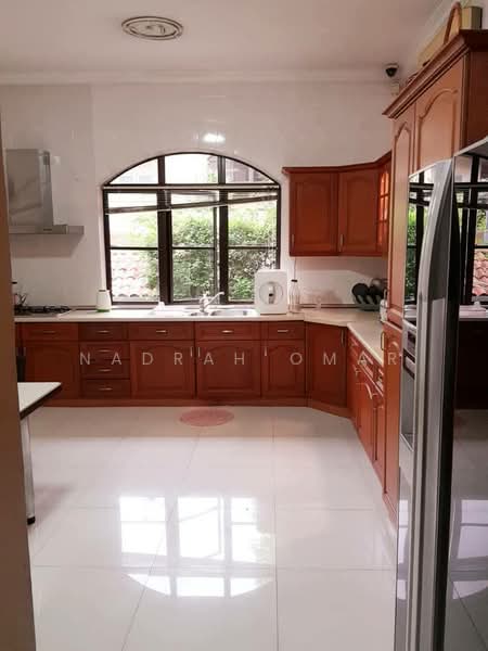 Rumah Berkembar untuk Dijual di Seksyen 13 (Shah Alam) - Nadrah Omar - PropertyGuru.com.my